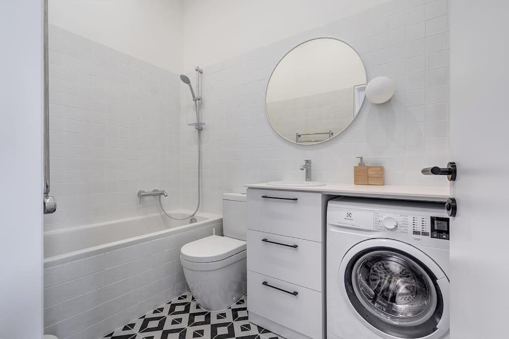 Spacious 2-Bedroom Flat In Old Town By Urban Rent วิลนีอุส ภายนอก รูปภาพ