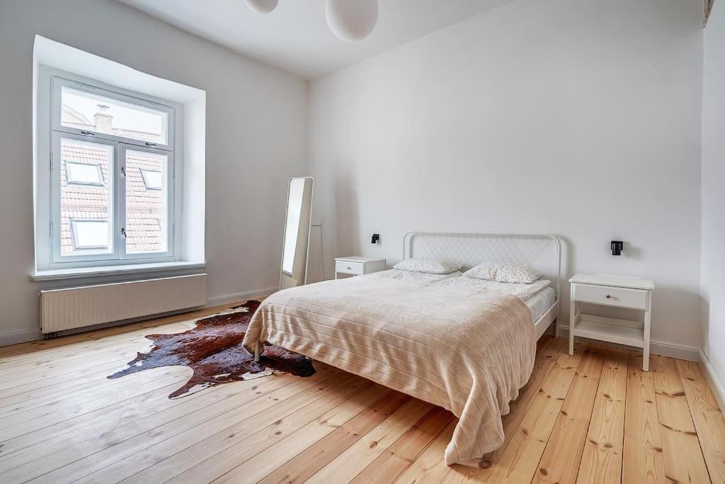 Spacious 2-Bedroom Flat In Old Town By Urban Rent วิลนีอุส ภายนอก รูปภาพ