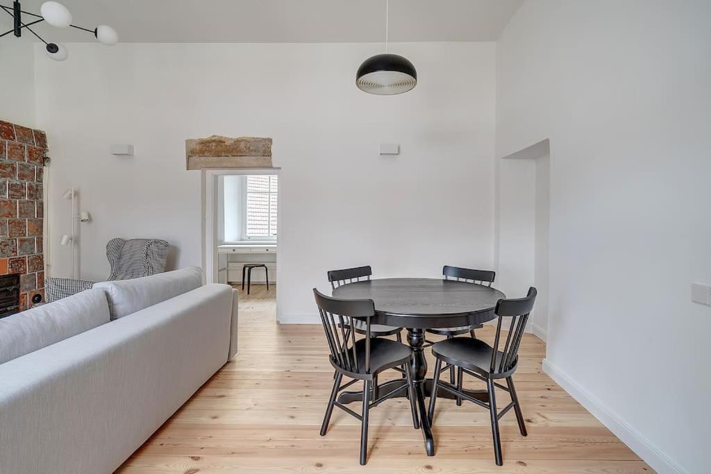 Spacious 2-Bedroom Flat In Old Town By Urban Rent วิลนีอุส ภายนอก รูปภาพ