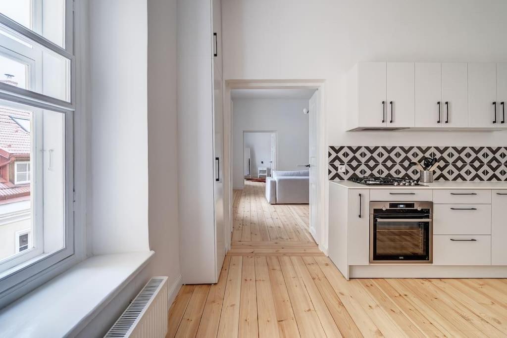 Spacious 2-Bedroom Flat In Old Town By Urban Rent วิลนีอุส ภายนอก รูปภาพ